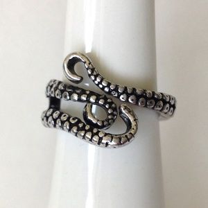 NWOT Octopus Tentacles Ring